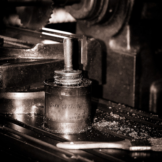 Dark Cutting Oil - Square